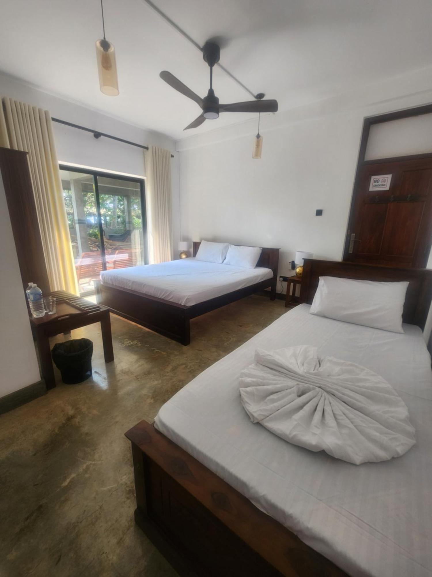 Red Sun Beach Villa Kosgoda Exterior photo